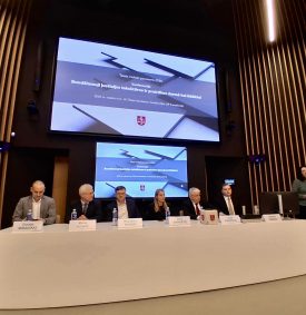 3db5ab5e365d7d2fc378a1d7015c210e