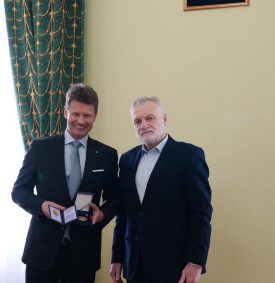 2c931610-0a01-45bd-b032-64ec0218d302